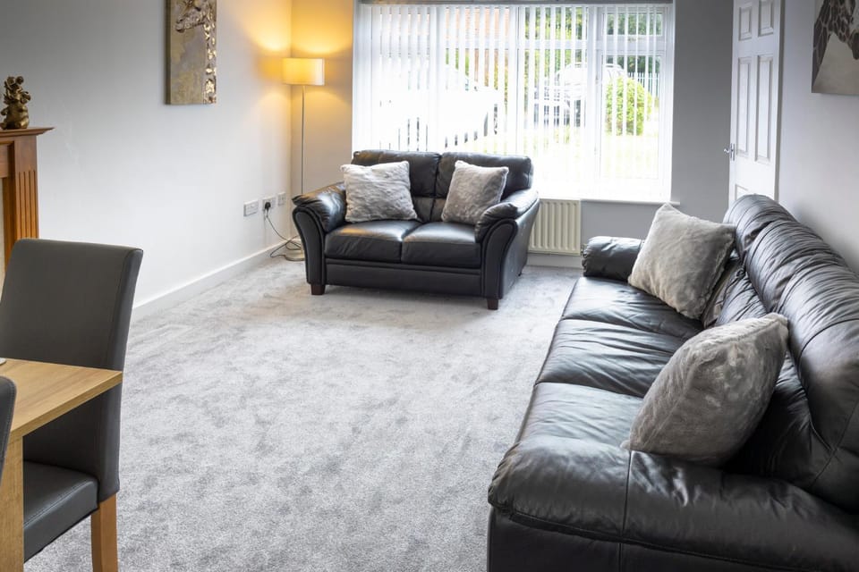 TV and multimedia, Living room, Lounge or bar, Seating area