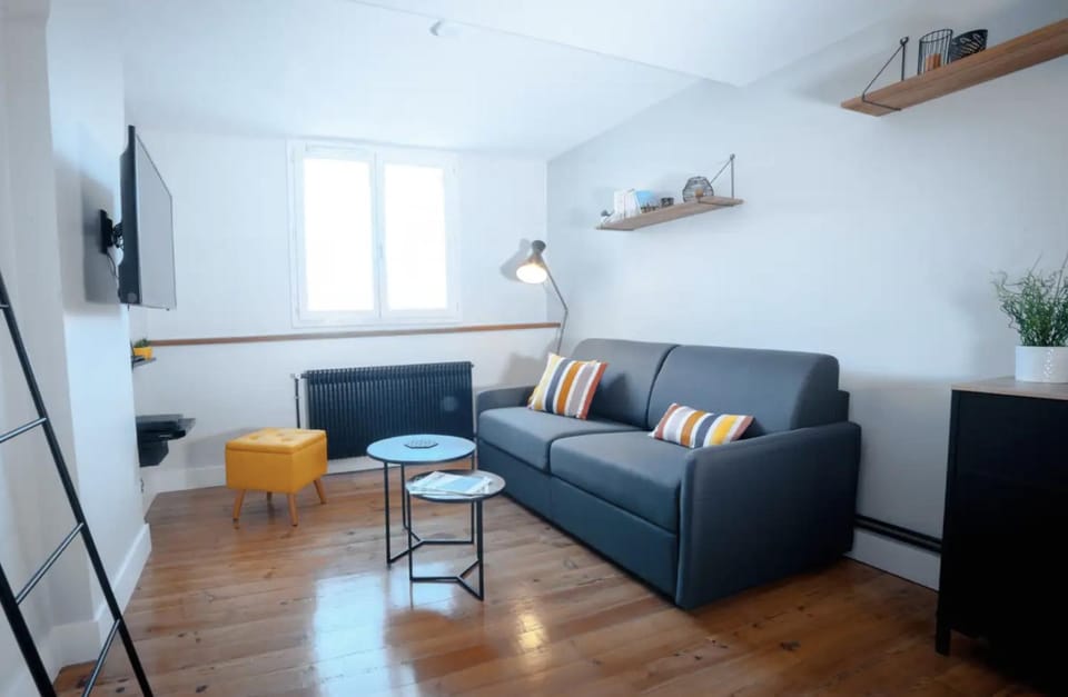 Coup de Cœur assuré pour ce T2 rénové Hyper centre Apartment in Biarritz