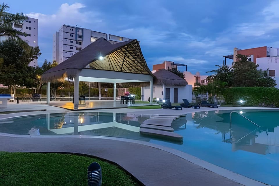 Swimming pool