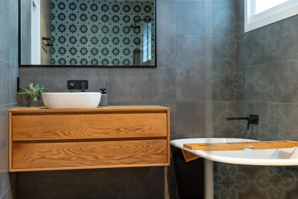 Bathroom, Bath