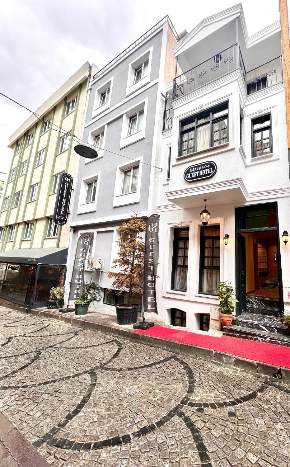 Property building, Day, Neighbourhood, Street view, Location