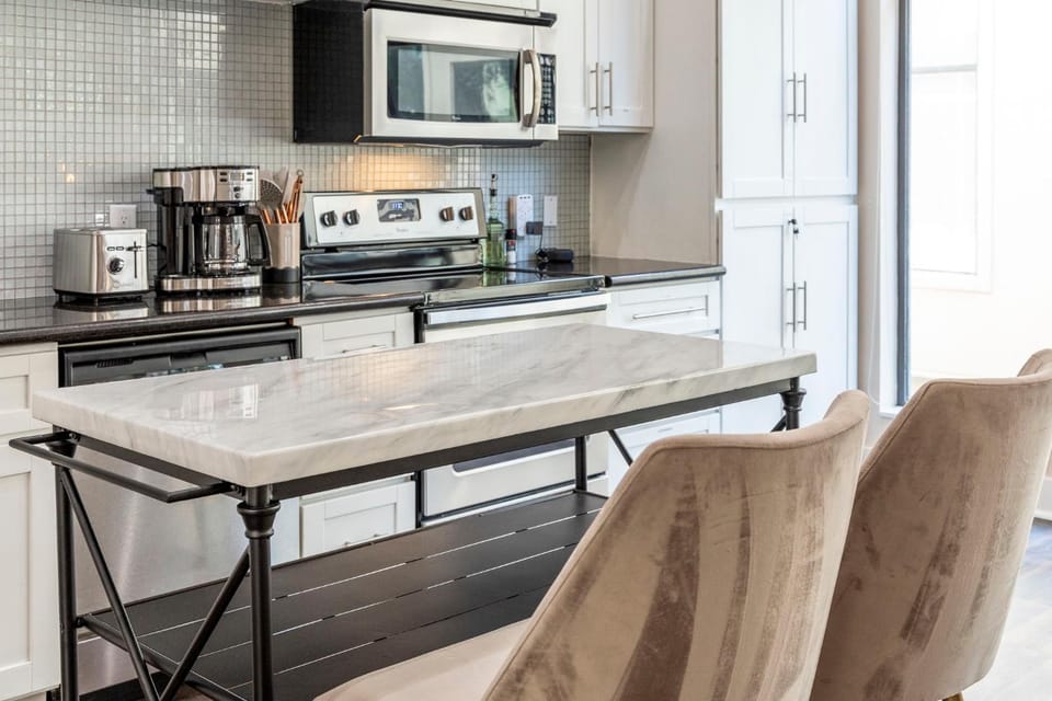 Coffee/tea facilities, Kitchen or kitchenette, dishwasher, minibar, pet friendly, stove, toaster