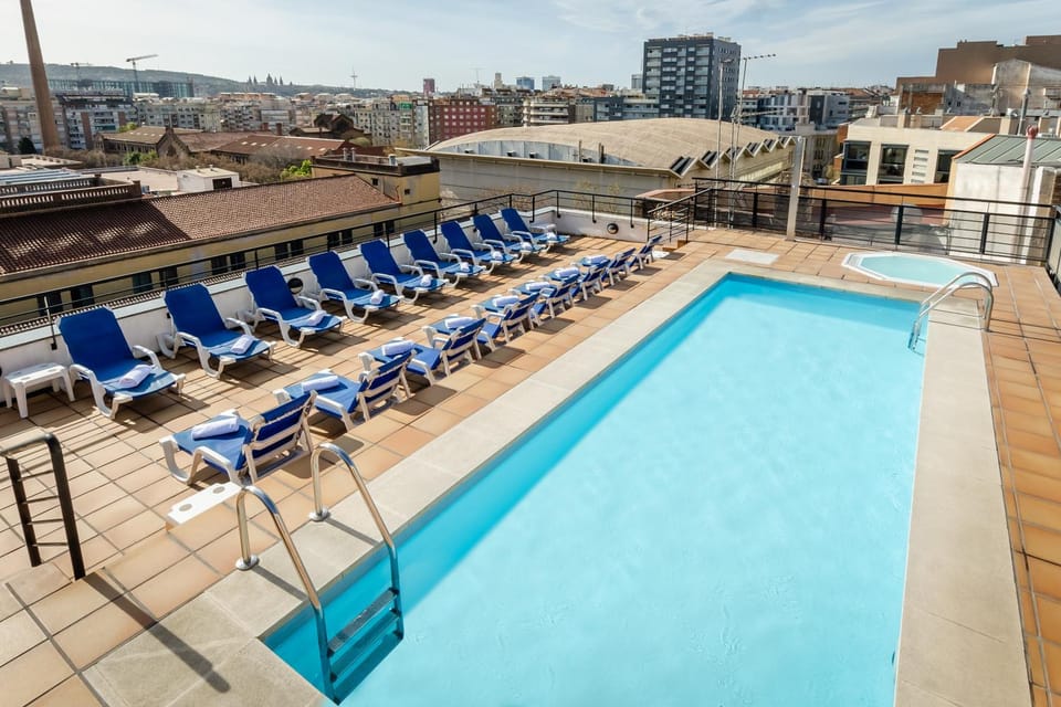Solarium, Pool view, Swimming pool, Swimming pool, Facility for disabled guests