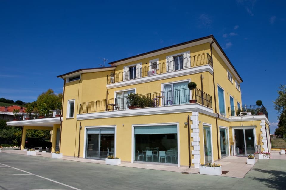 Property building, Facade/entrance