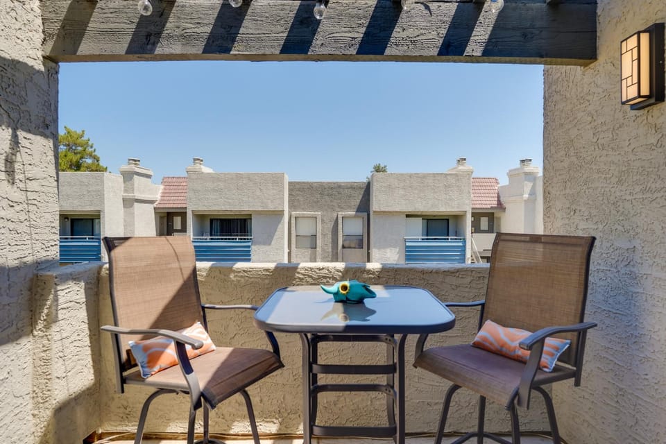 1 Mi to Spring Training! Scottsdale Gem w/ Balcony House in Scottsdale