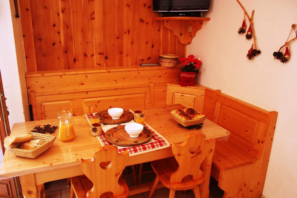 Chalet Les Ancolies - 3 pièces cabine 6 personnes 3 exposé Sud MAE-9474 Cabin in Auvergne-Rhône-Alpes