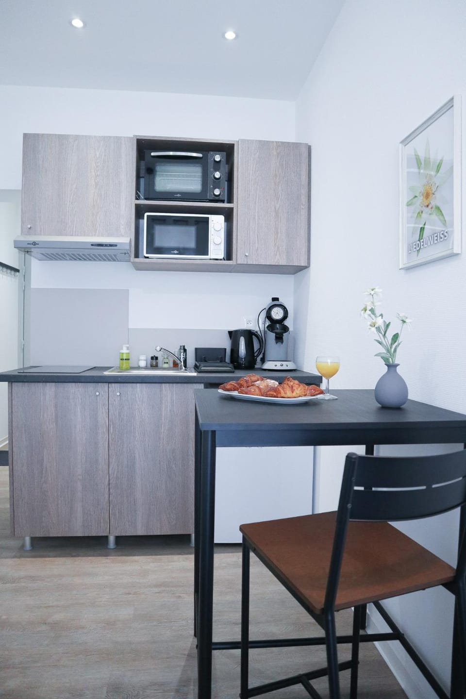 Kitchen or kitchenette