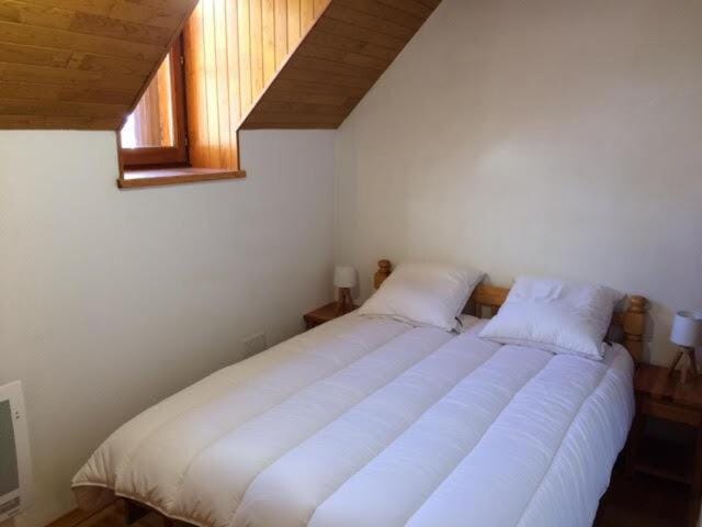 Résidence Les Flocons Du Soleil - CHALET/6pers FLOC E2- Peyresourde MAE-3474 Chalet in Occitanie