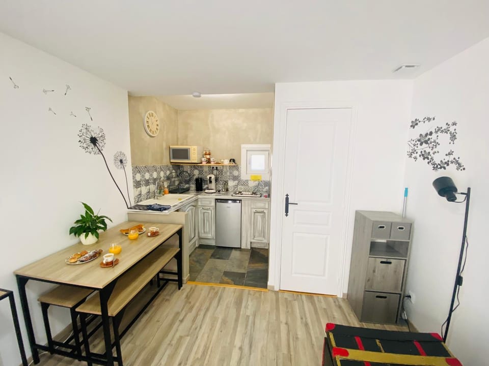 Breakfast, Lunch, stove, kitchen