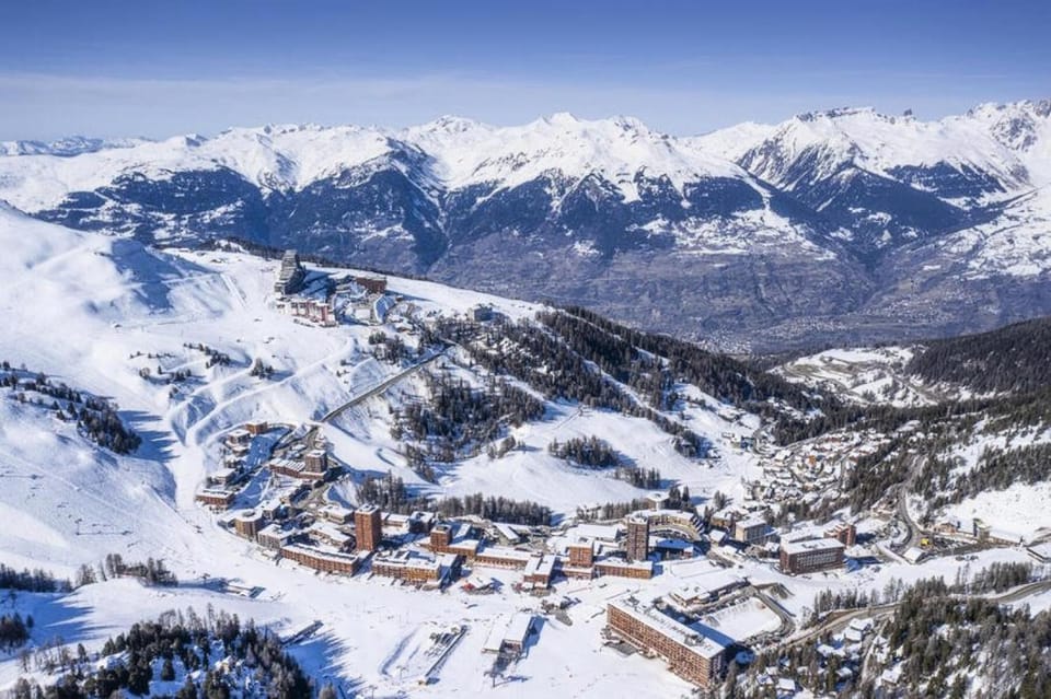 People, Skiing, Mountain view
