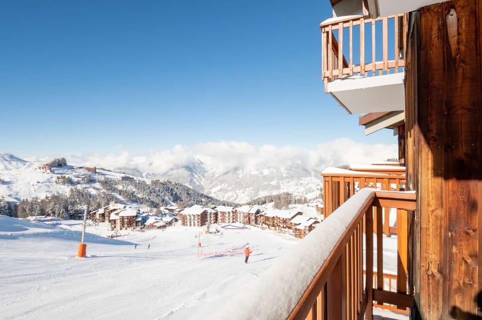 Skiing, Mountain view