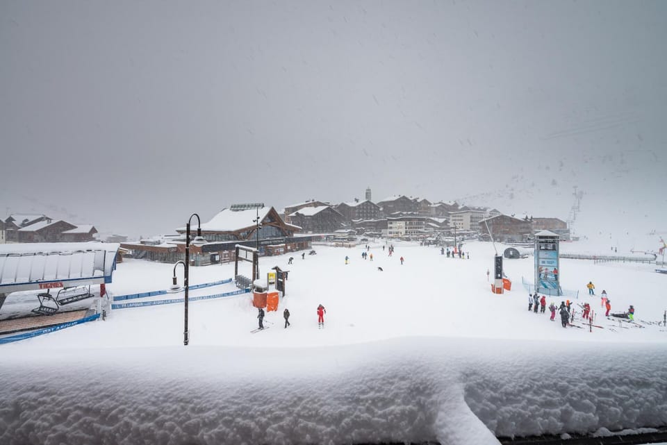 Résidence Palafour - 4 3 pièces 1 cabine : 2 chambres + 1 cabine 8 personnes – 84m2 MAE-8944 Cabin in Tignes