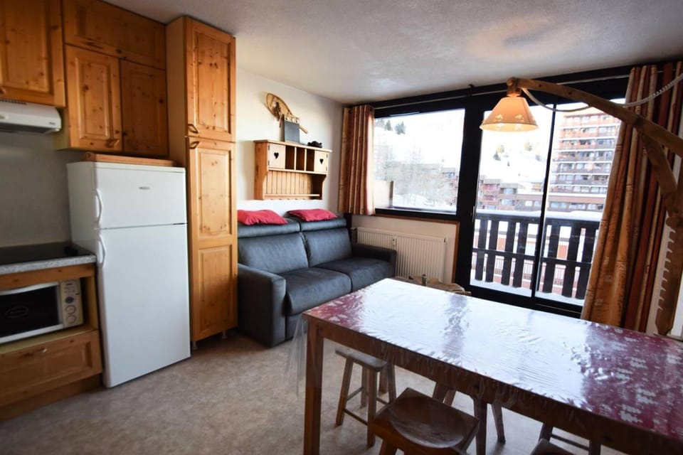 Bed, kitchen