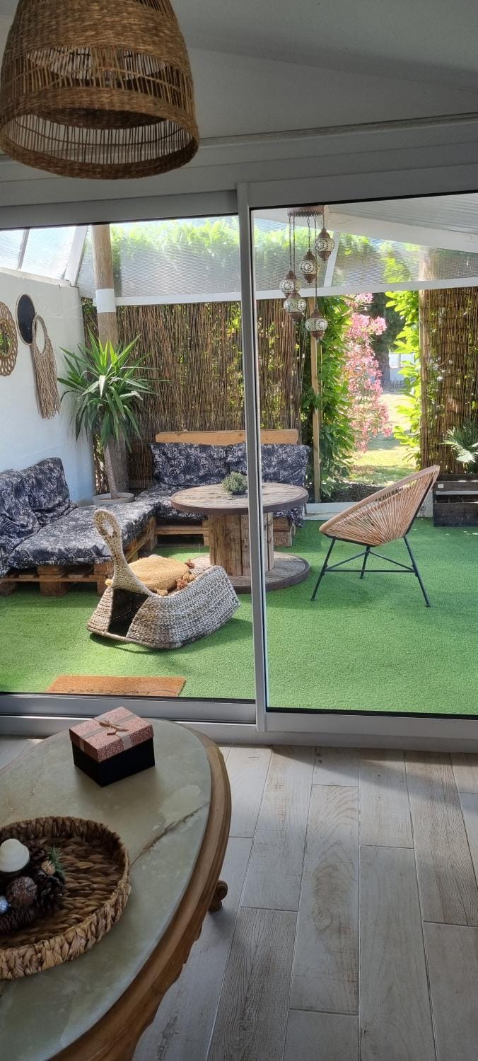 Ty Grain de Sel : logement privatif avec piscine, jardin et patio House in Pornic