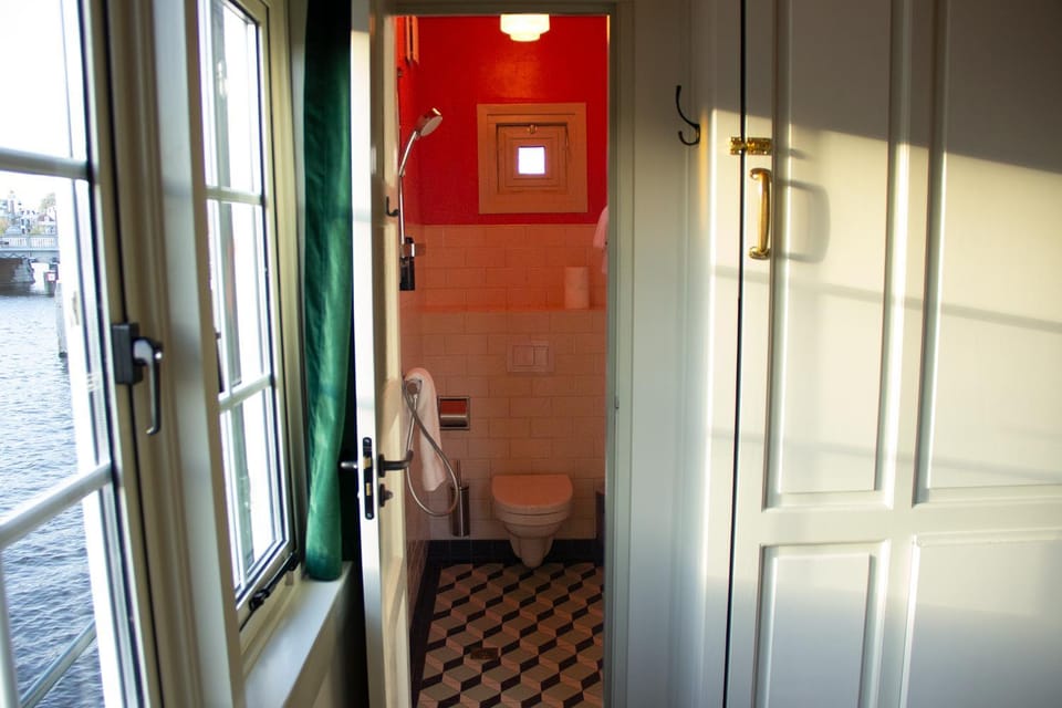 Toilet, Bathroom