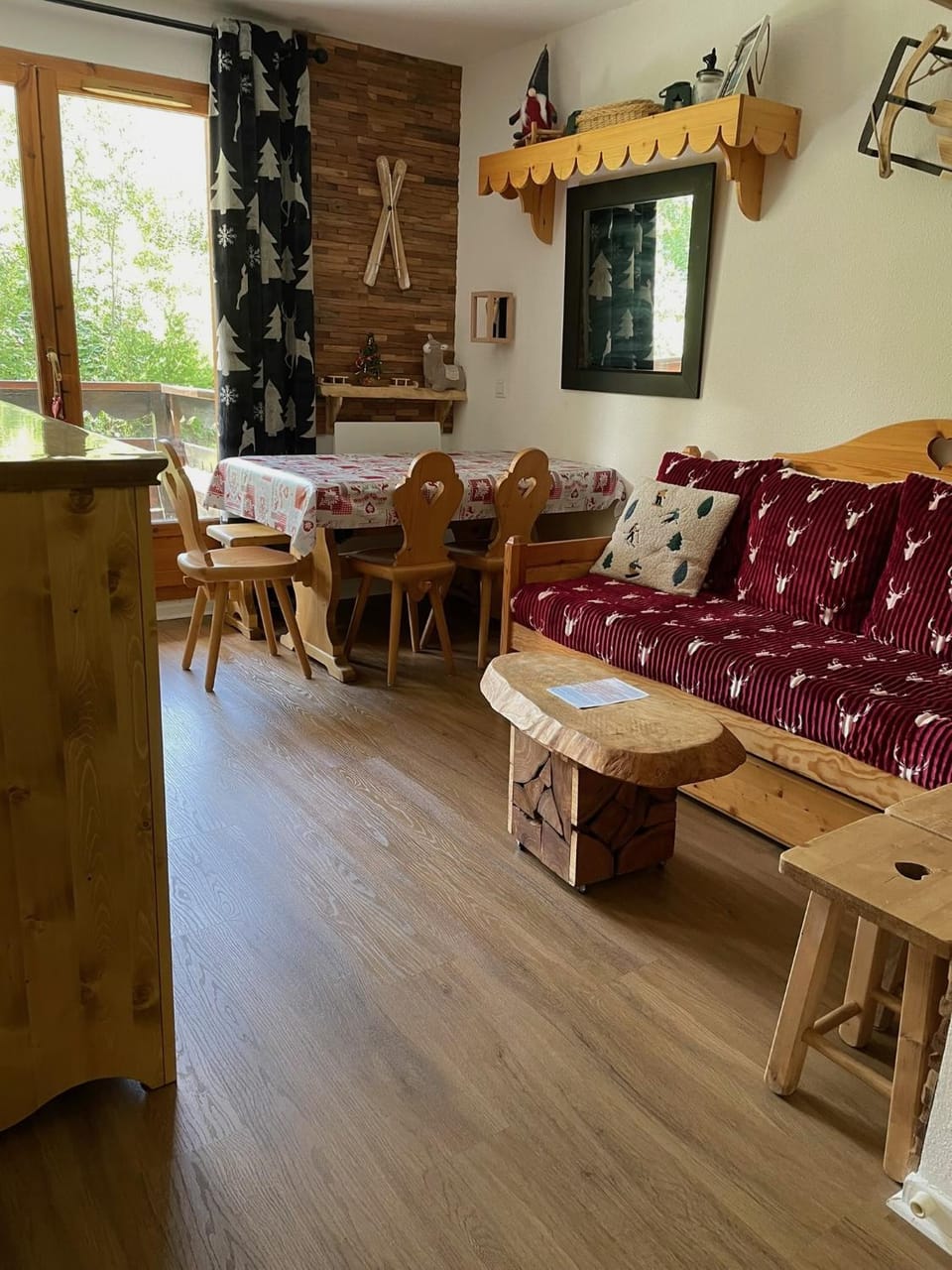 Living room, Dining area