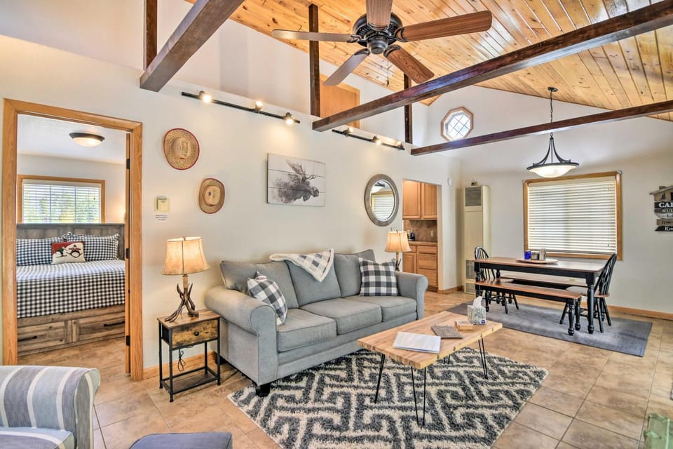 4 Mi to Grand Lake: Mtn-View Cabin w/ Fire Pit! Cabin in Rocky Mountain National Park