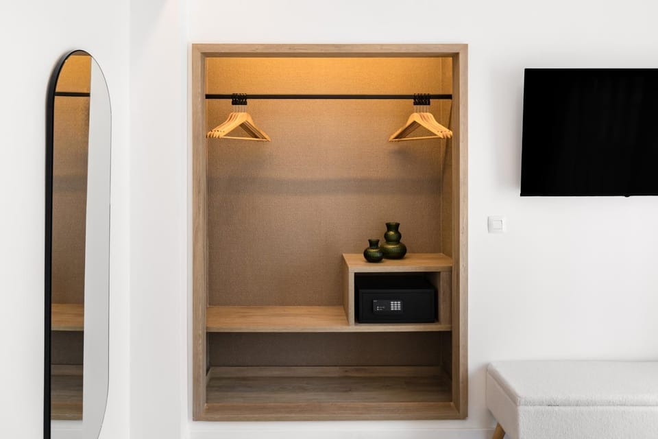 TV and multimedia, Bedroom, wardrobe