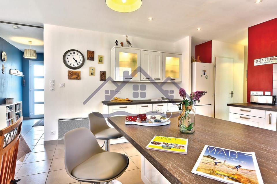 TV and multimedia, Living room, Seating area, minibar