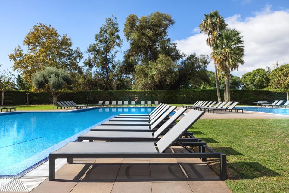 Balcony/Terrace, Swimming pool, sunbed