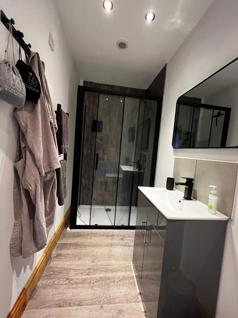 Lynbrook Cabin and Hot Tub, New Forest Cabin in Ringwood