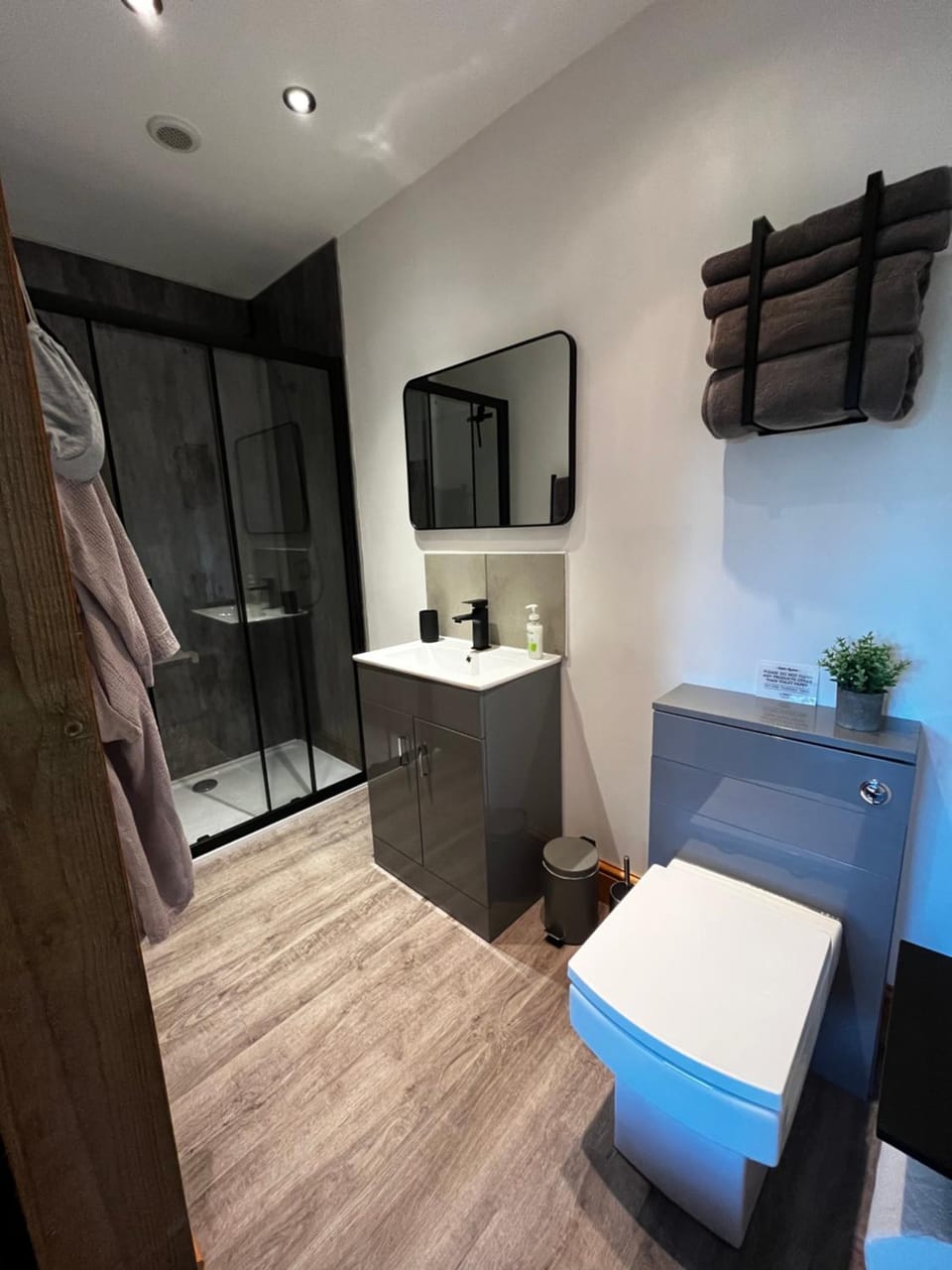 Lynbrook Cabin and Hot Tub, New Forest Cabin in Ringwood