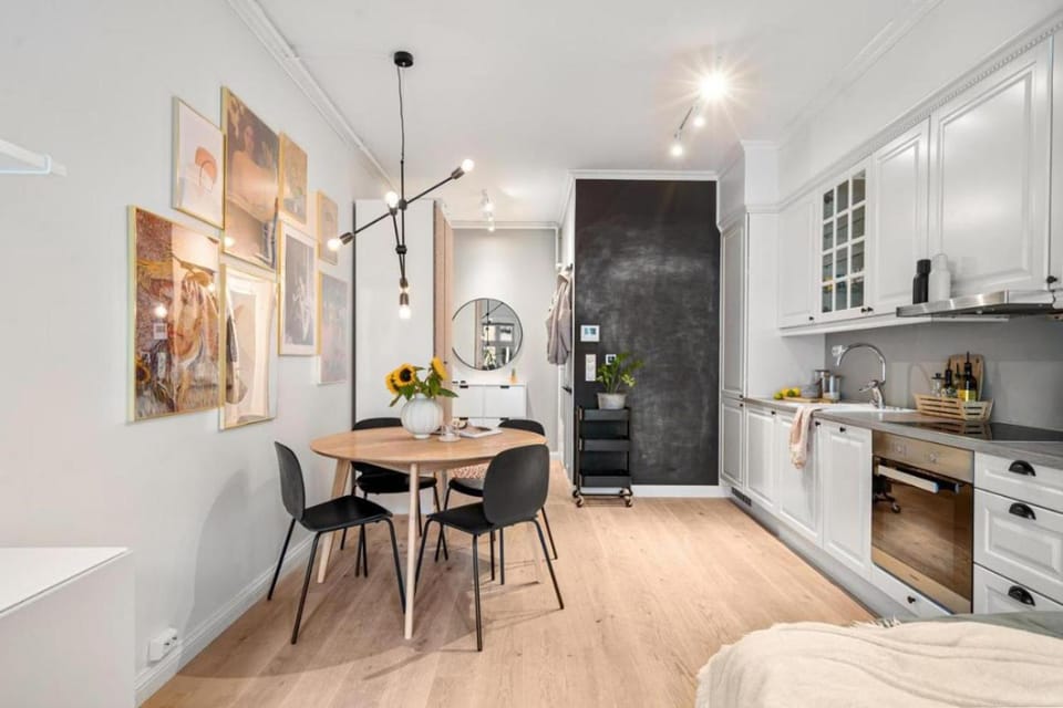 Dining area, kitchen