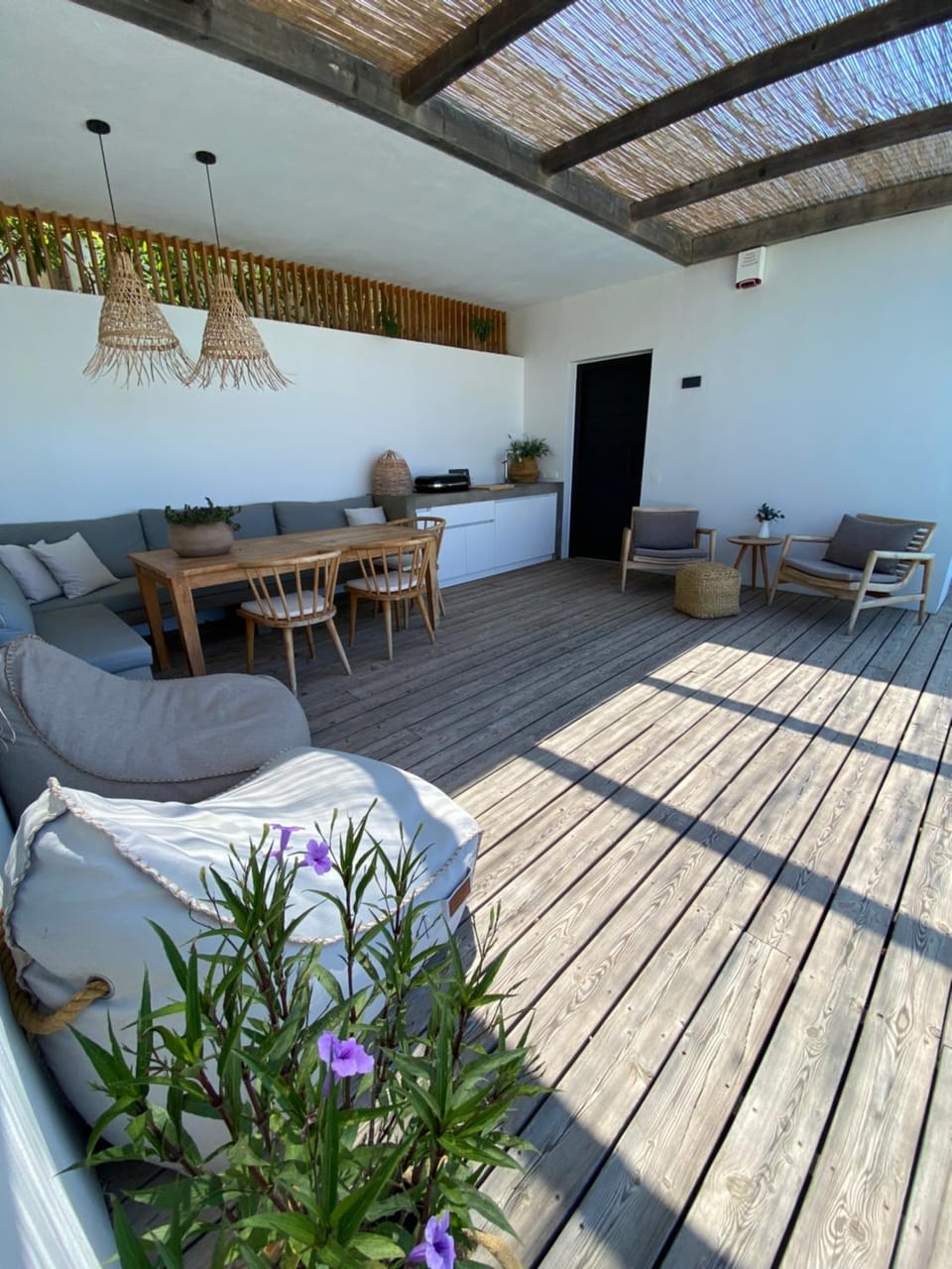 Patio, Day, Balcony/Terrace, Seating area, Dining area