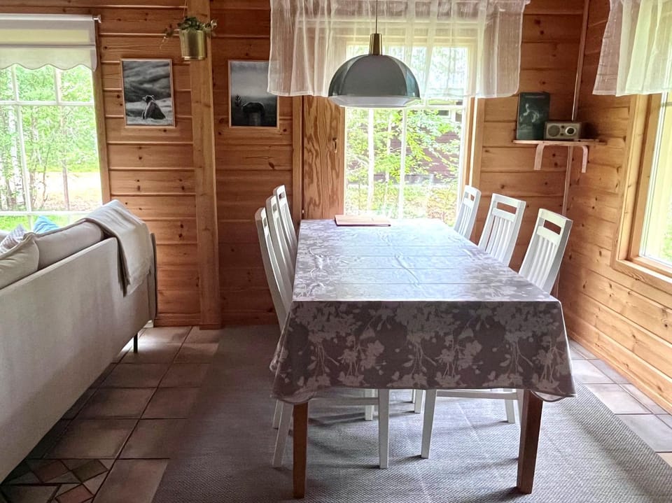 Living room, Decorative detail, Seating area, Dining area