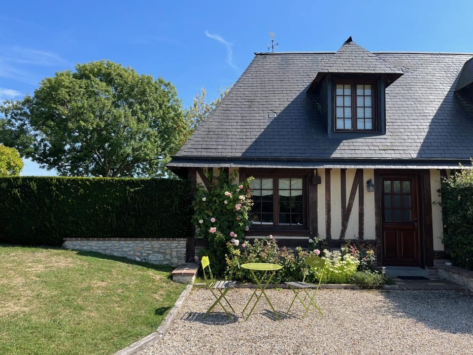 Le Gîte Marguerite Calvados I vue panoramique sur la Normandie face au CERZA House in Normandy