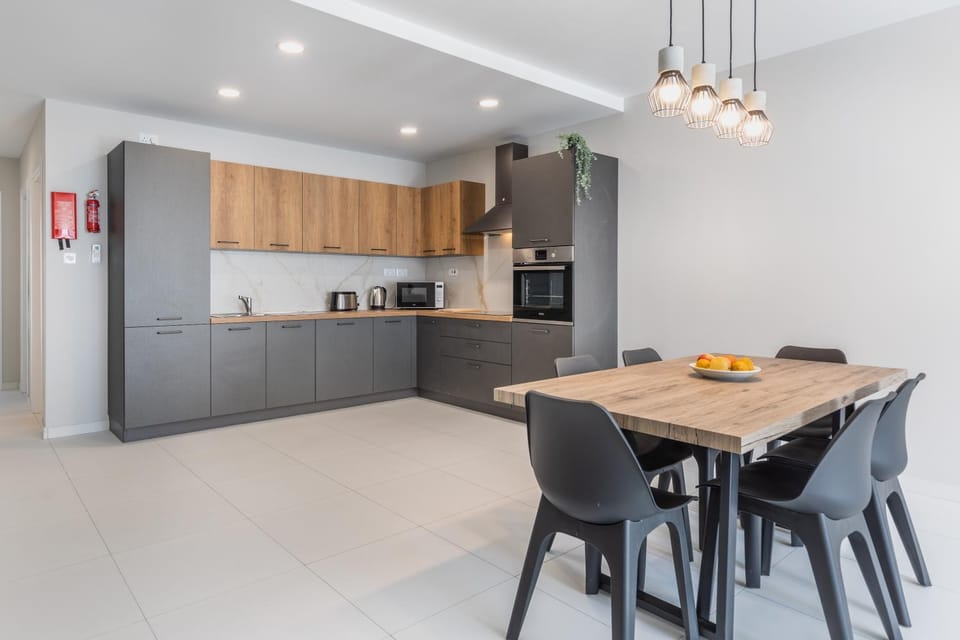 Modern Luxury Apartment in Swieqi - Premium Stay by SF Homes Apartment in Malta