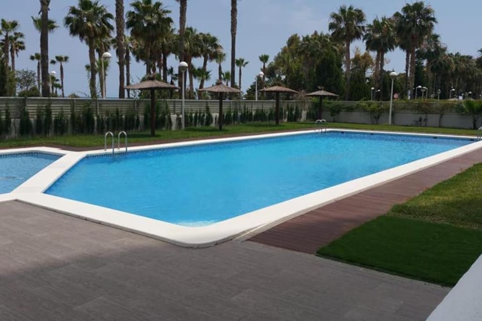 Swimming pool, Swimming pool