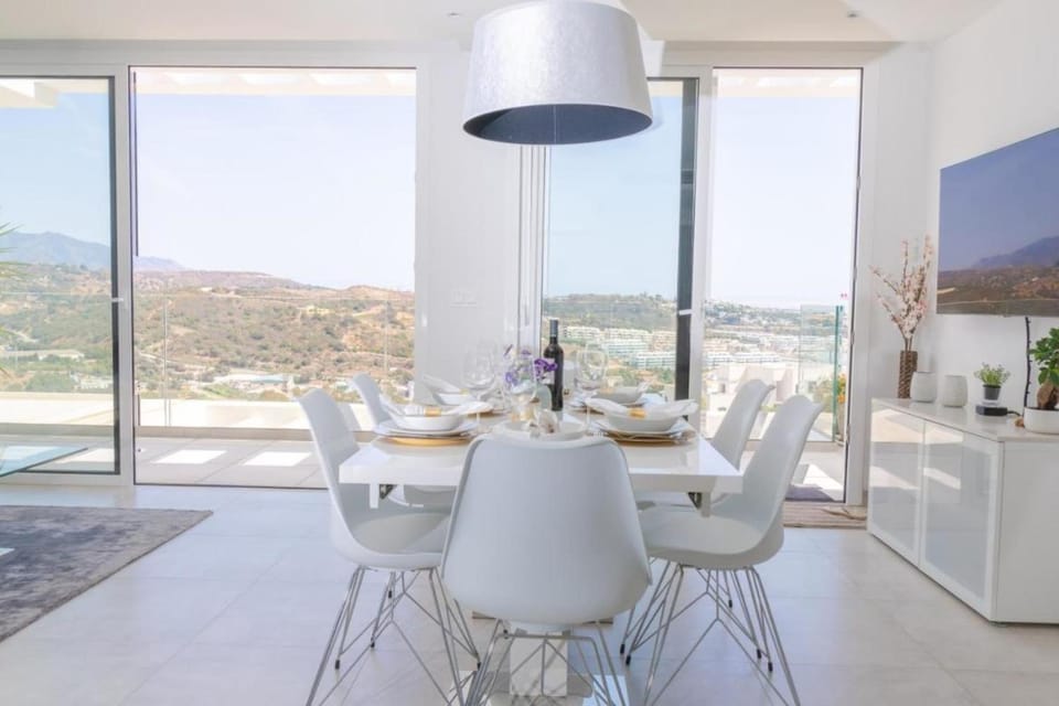 Luxurious penthouse in La Cala Casa Banderas - 3 Golf Facilites close by! Apartment in Costa del Sol