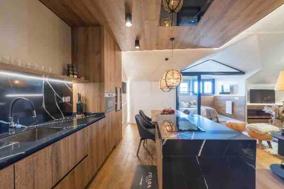 Kitchen or kitchenette, Dining area, minibar, pet friendly, stove