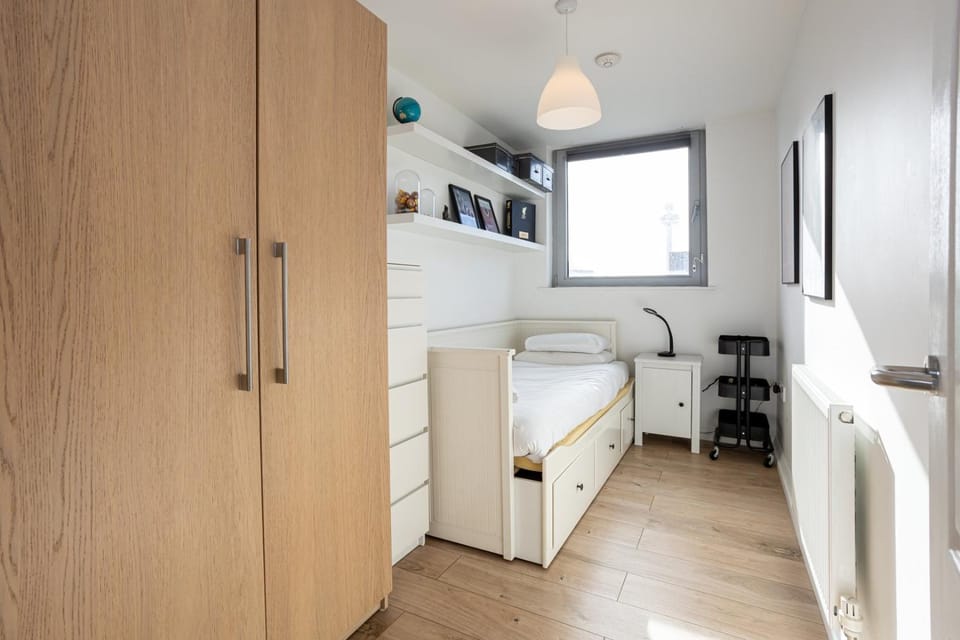 GuestReady - Modern stay in Bispham House Apartment in Liverpool