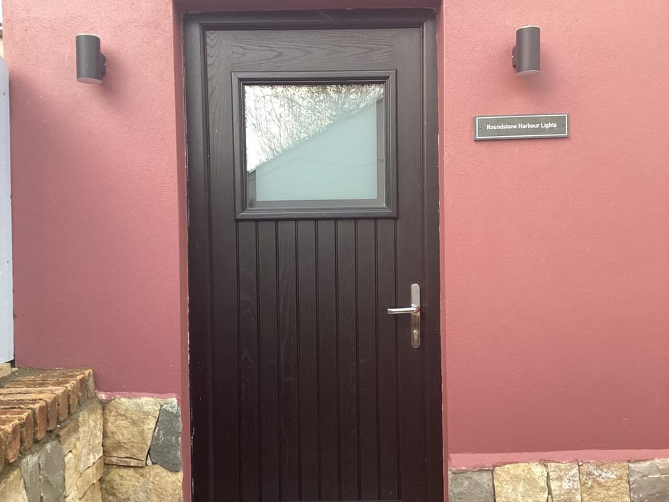 Roundstone Retreats Roundstone harbour lights Apartment in County Galway