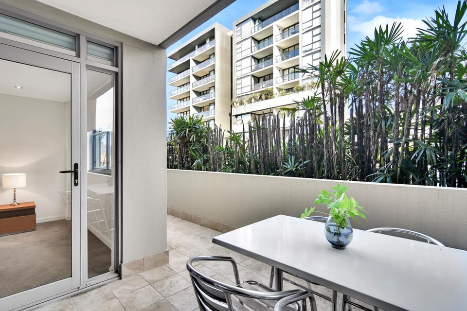 Spacious Two bedroom apartment - St Leonards AL25 Apartment in Sydney