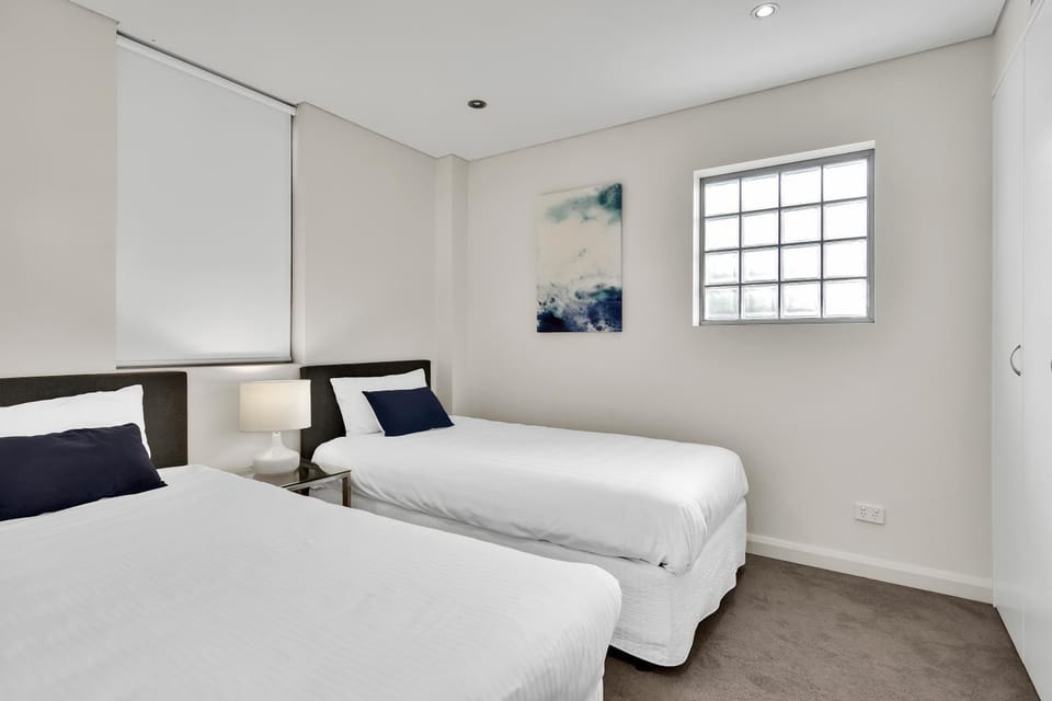 Spacious Two bedroom apartment - St Leonards AL25 Apartment in Sydney