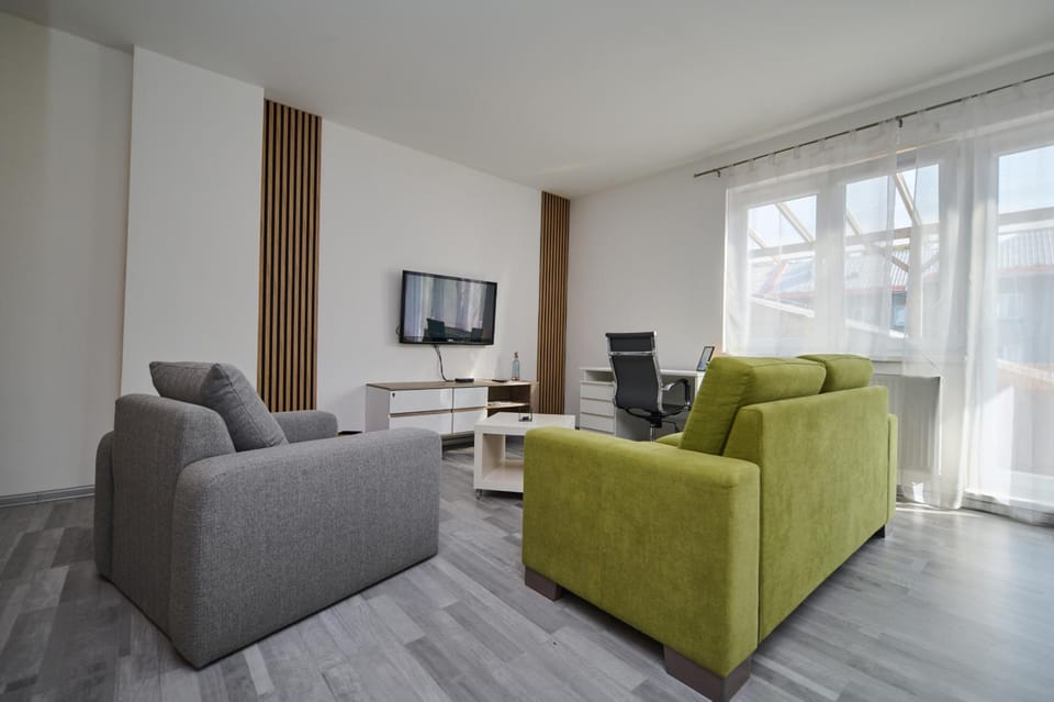 Communal lounge/ TV room, TV and multimedia, Living room, Evening entertainment