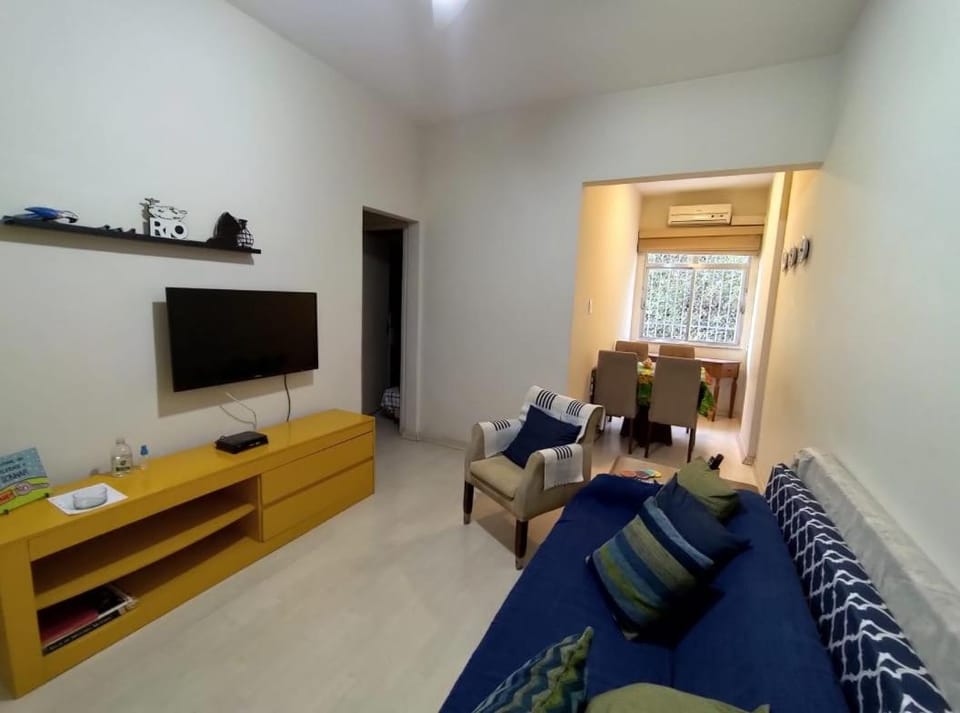 Communal lounge/ TV room, TV and multimedia, Living room, Evening entertainment