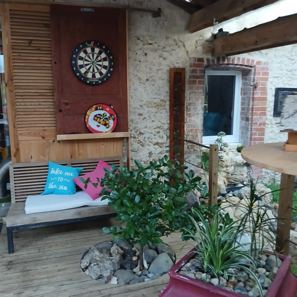 Gîte l'Atelier Bois House in Nouvelle-Aquitaine