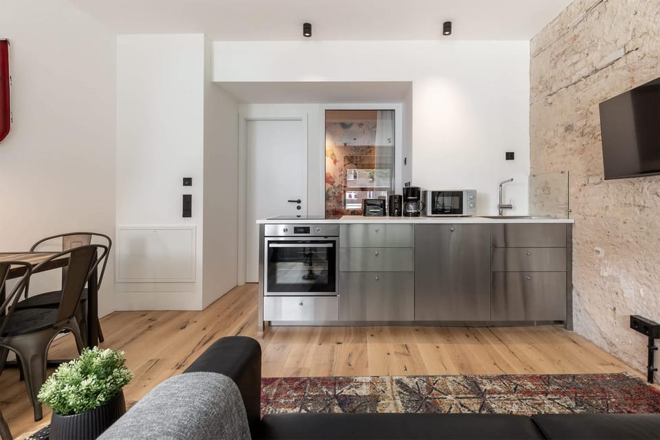 TV and multimedia, Coffee/tea facilities, Kitchen or kitchenette, Living room, Seating area, Dining area, dishwasher, oven, toaster