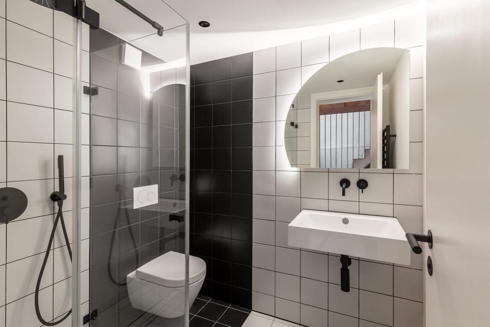 Concrete Loft Duplex -40sqm- near Antonplatz Apartment in Berlin