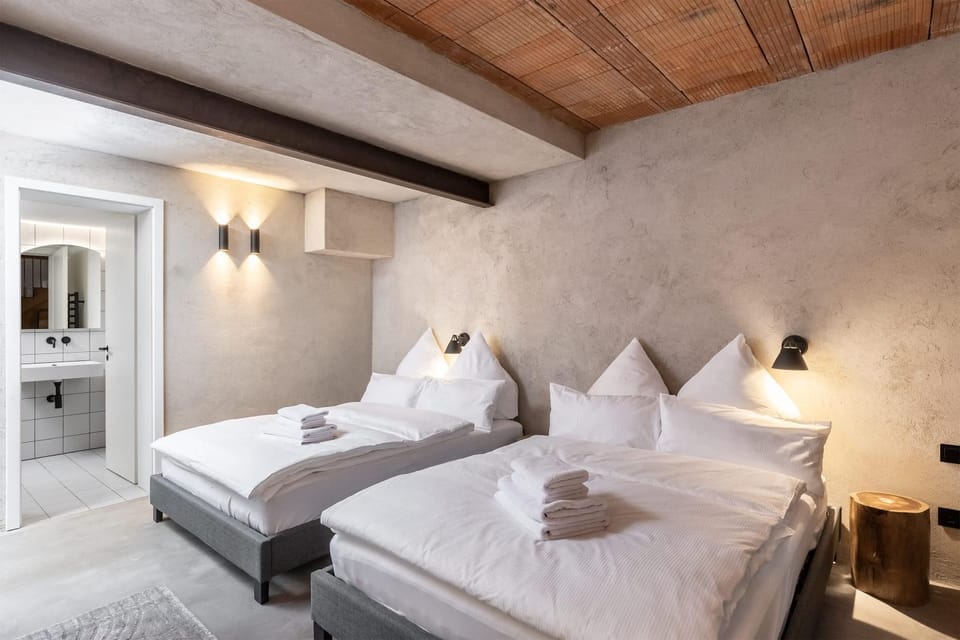 Concrete Loft Duplex -40sqm- near Antonplatz Apartment in Berlin