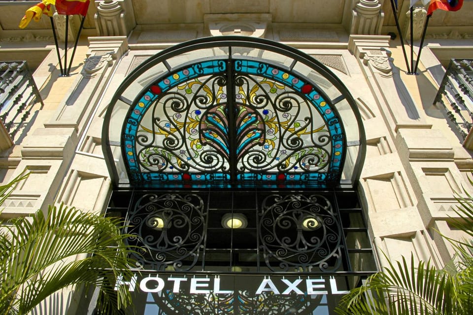 Facade/entrance