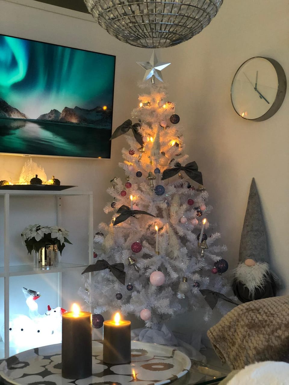 SnowCrystal home with free Jacuzzi and Sauna Apartment in Rovaniemi