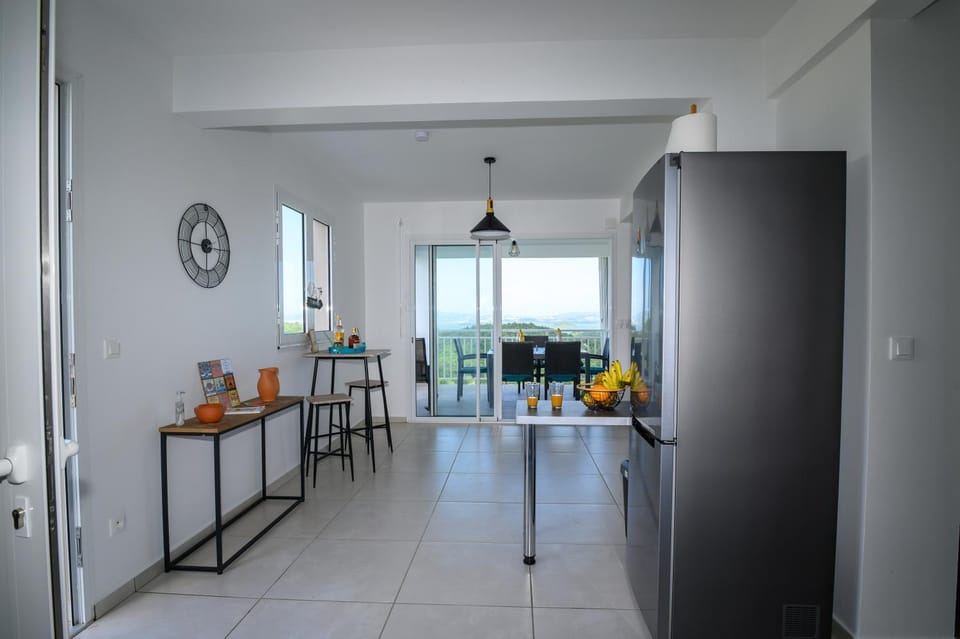 VILLA EDINA , Exceptionnel aux Trois ILETS,T3 vue incroyable sur FDF Apartment in Les Trois-Îlets