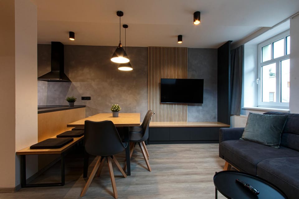 TV and multimedia, Living room, Seating area, Dining area
