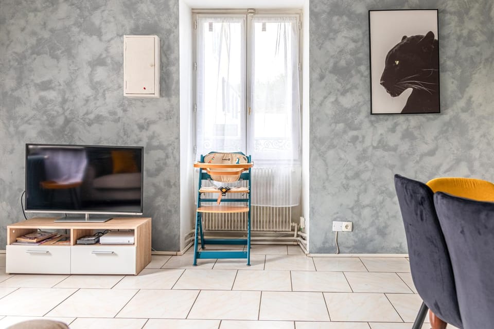 Communal lounge/ TV room, TV and multimedia, Living room, Seating area