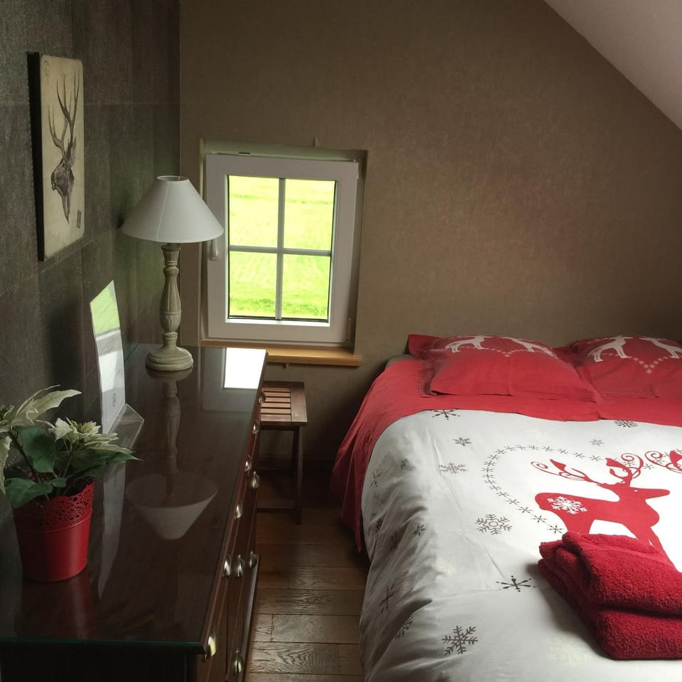 Bed, Photo of the whole room